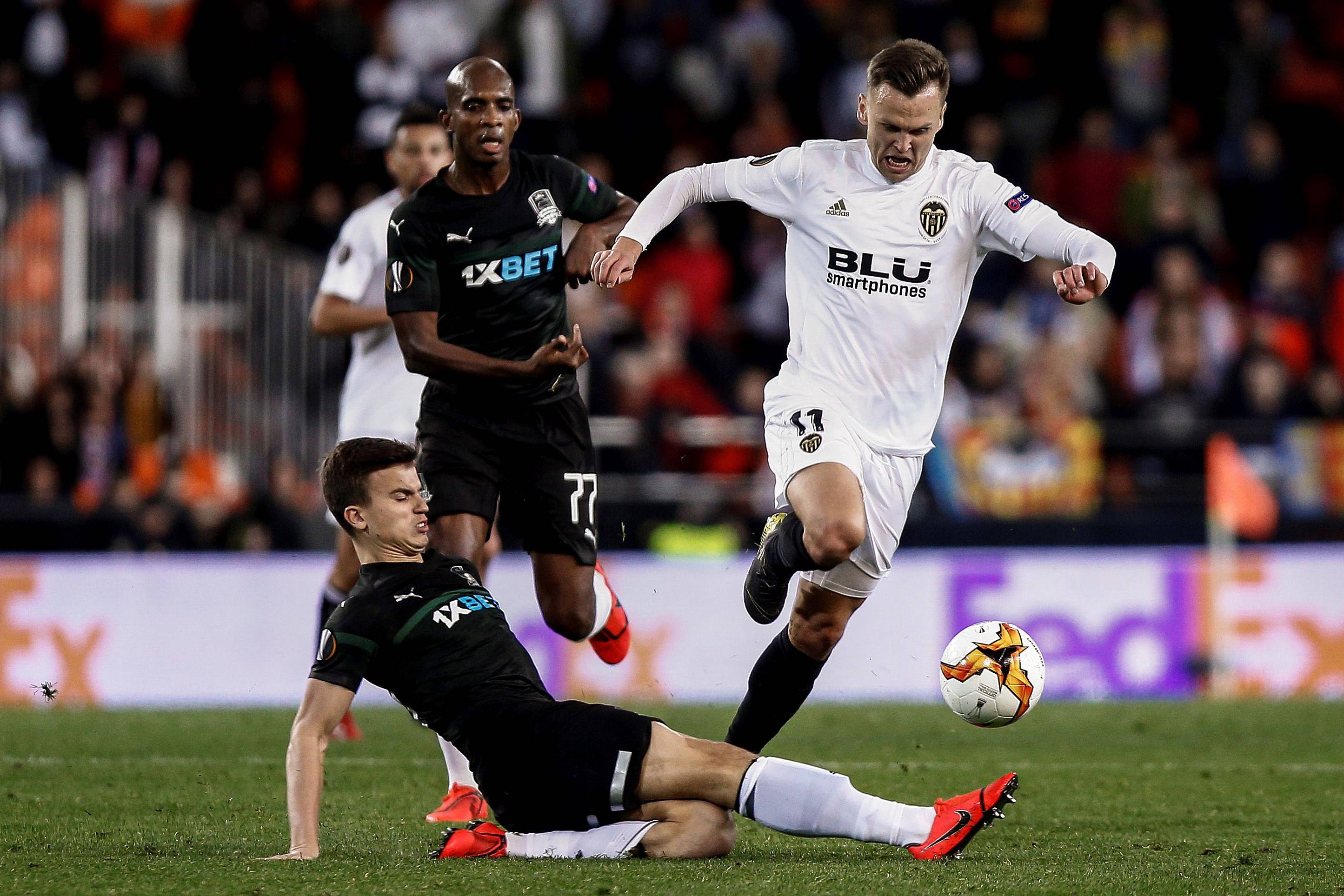  刚刚！拜仁慕尼黑强势反弹备战亚冠塞维利亚手感冰凉备战葡超，AC米兰围绕德甲迎来里程碑